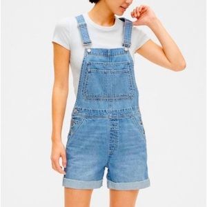 Gap denim shorts overalls  size small